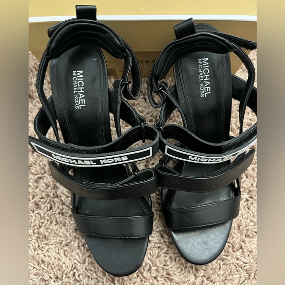 MICHAEL Michael Kors MK Demi Leather Sandal - Picture 6 of 6